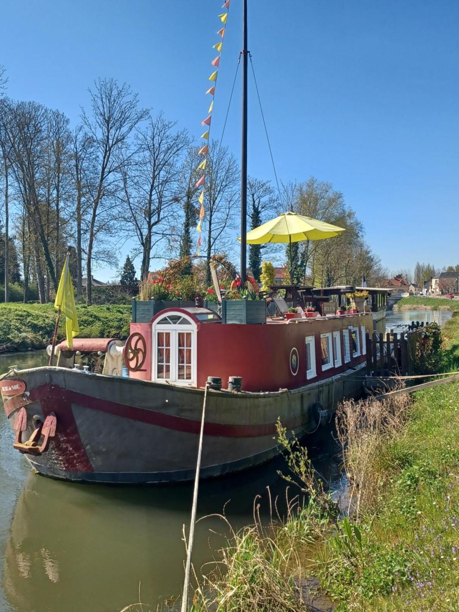 Sur La Somme A Bord De La Peniche Arche De Noe Pont-Rémy Exterior foto